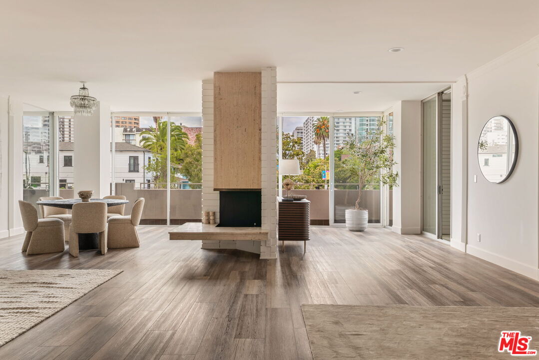 1333 S Beverly Glen Blvd 405 — photo
