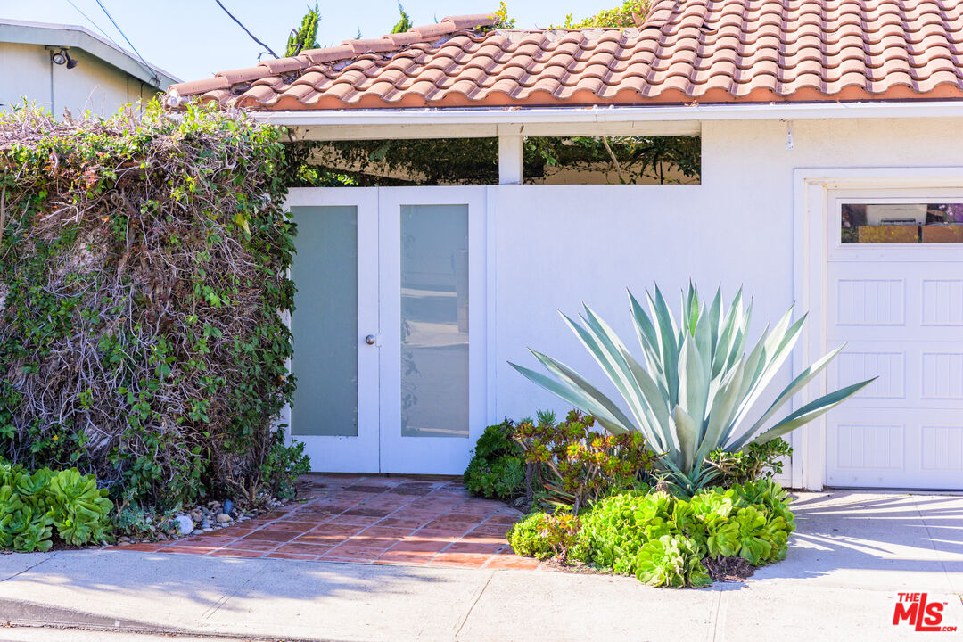241 Rees St, Los Angeles, CA 90293 — photo 3