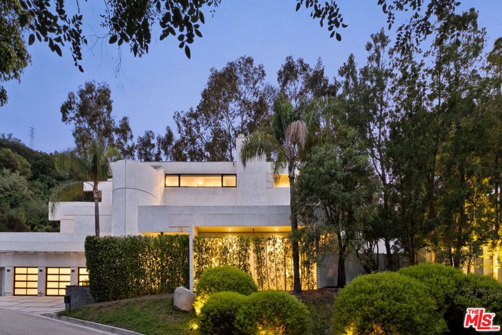 11210 Briarcliff Lane — photo