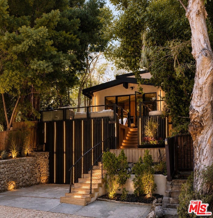 8631 Lookout Mountain Avenue — photo