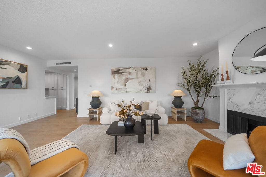 4477 Wilshire Boulevard 308 — photo