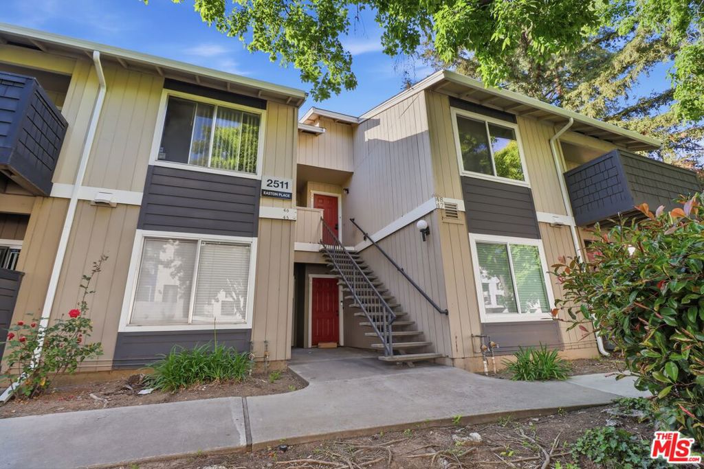 2511 Easton Place 48 — photo