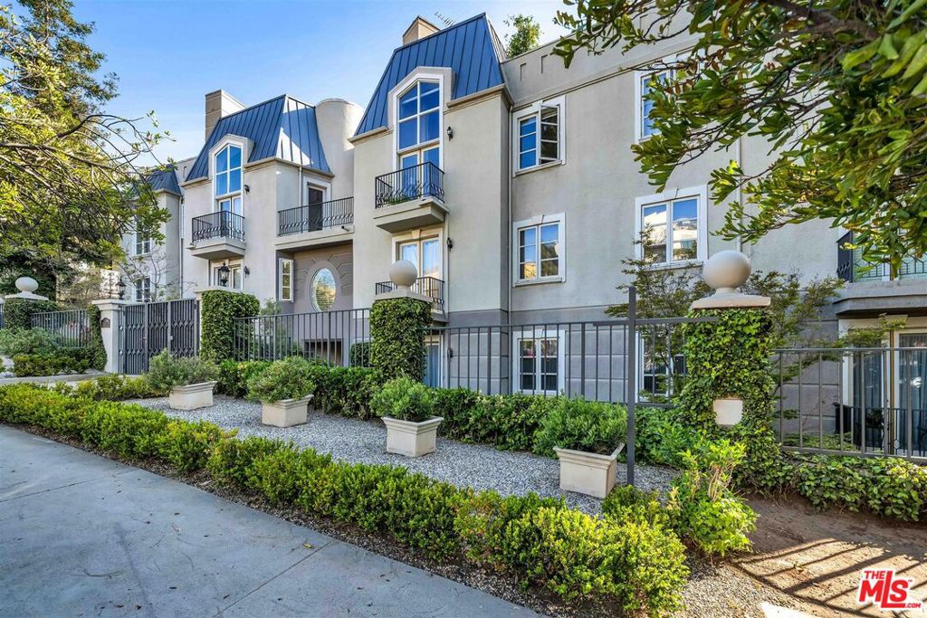 15510 W Sunset Boulevard 304 — photo