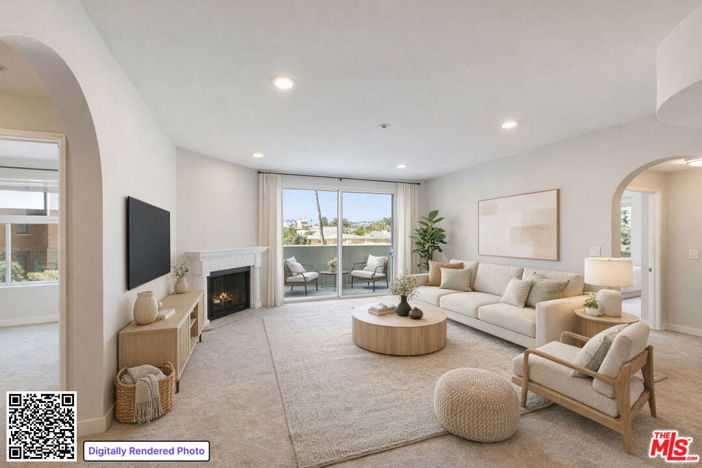 620 S Gramercy Place 320 — photo