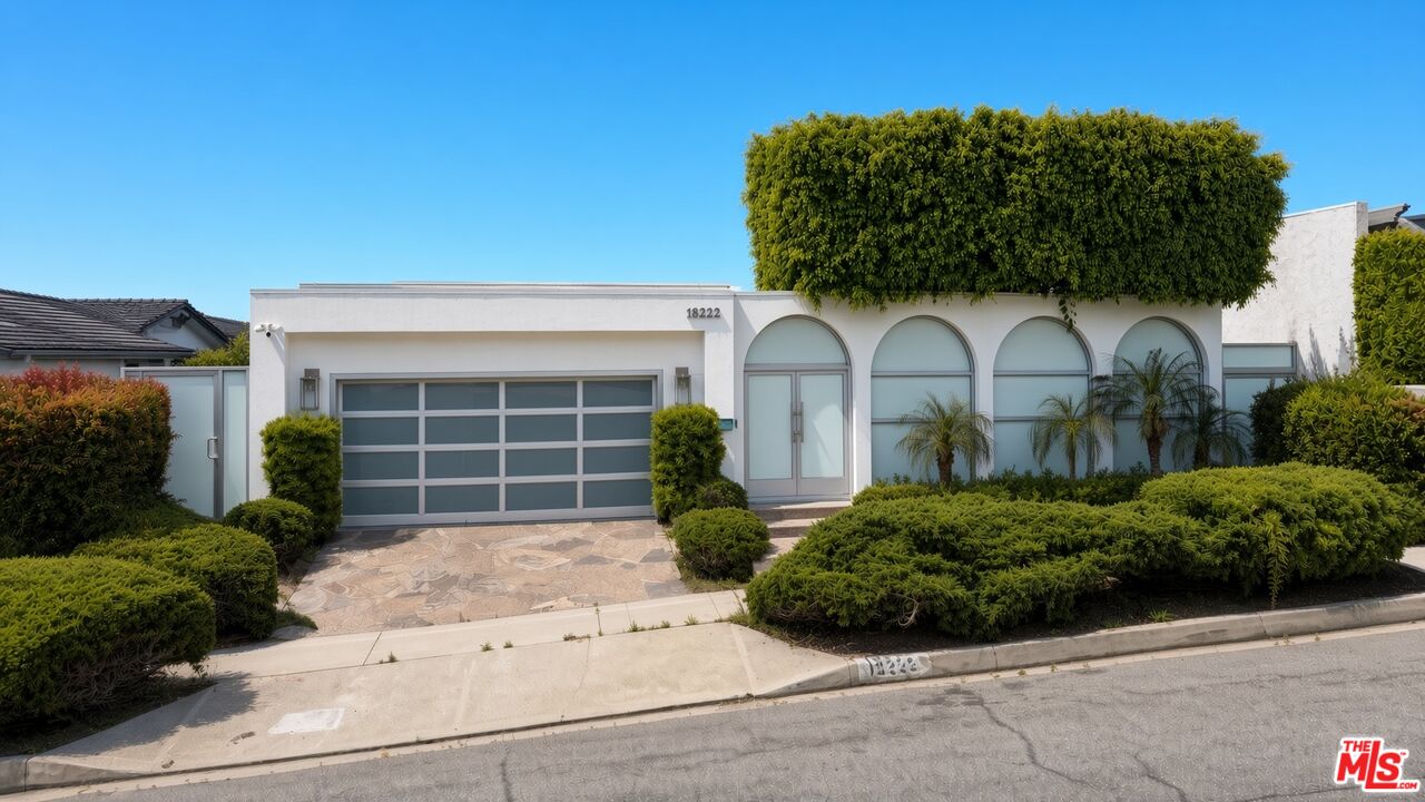 18222 Coastline Dr — photo