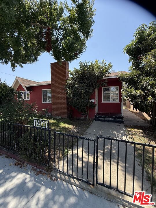 14711 Grevillea Avenue — photo