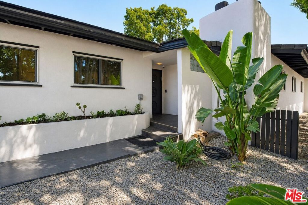 266 S Highland Avenue — photo