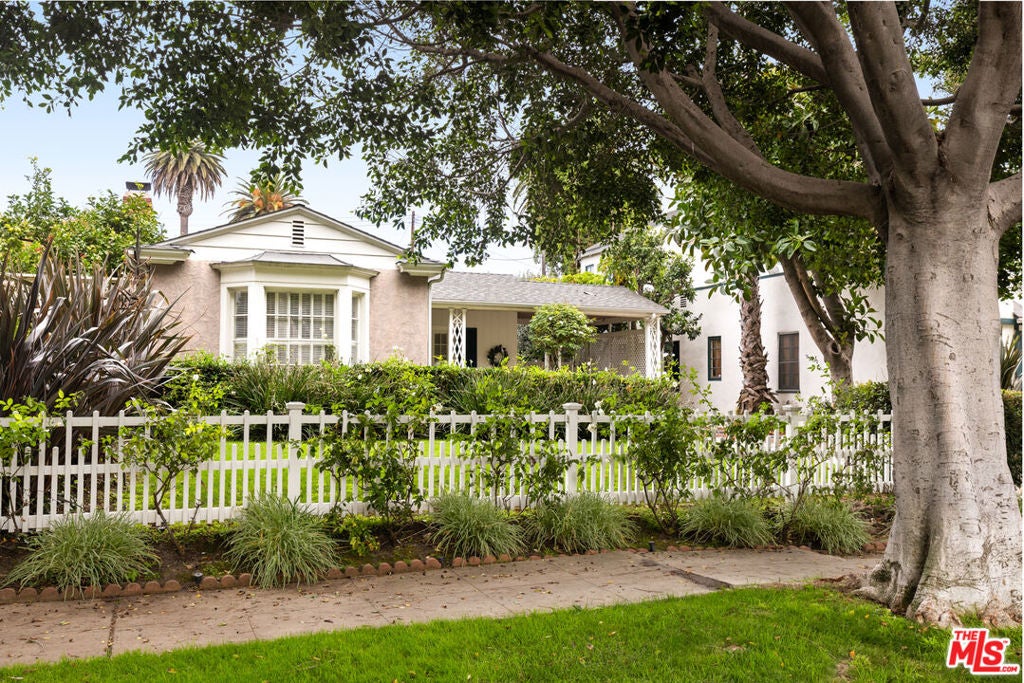 2222 Camden Avenue — photo