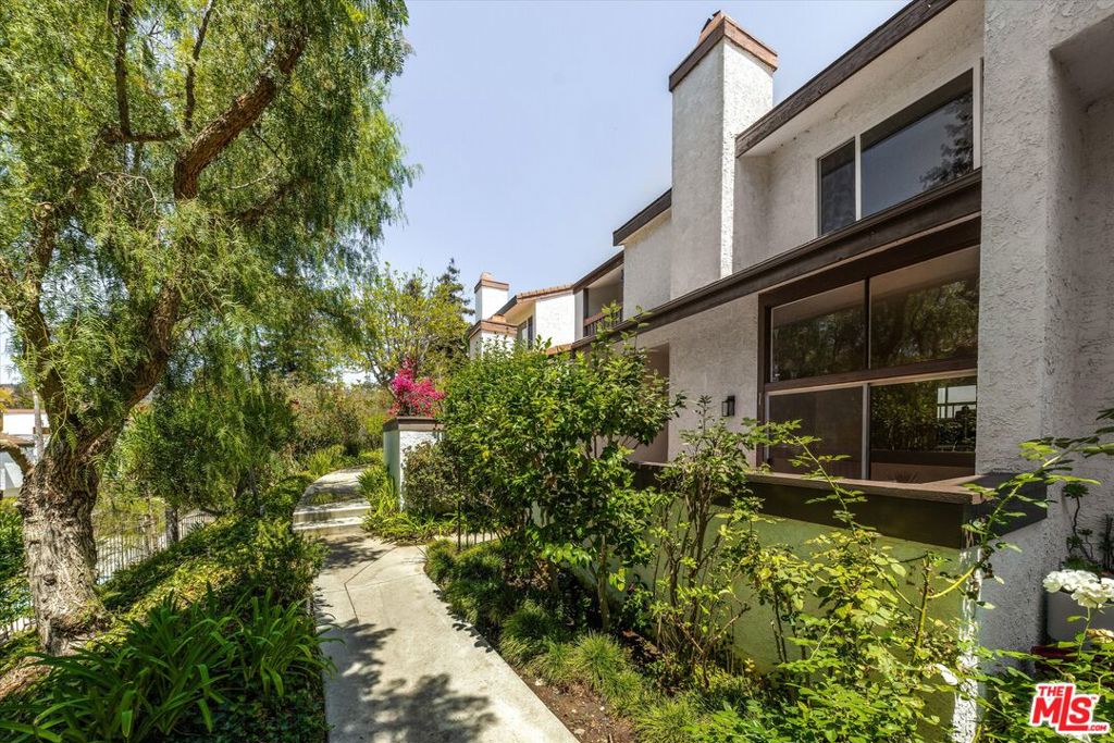17173 Palisades Circle — photo