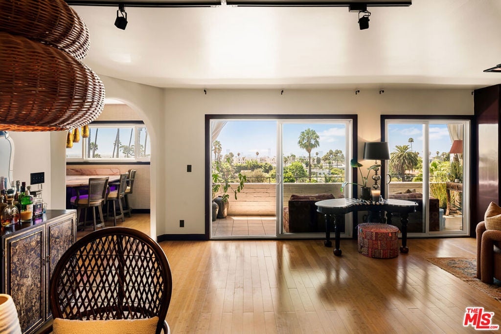 7560 Hollywood Boulevard Ph409 — photo