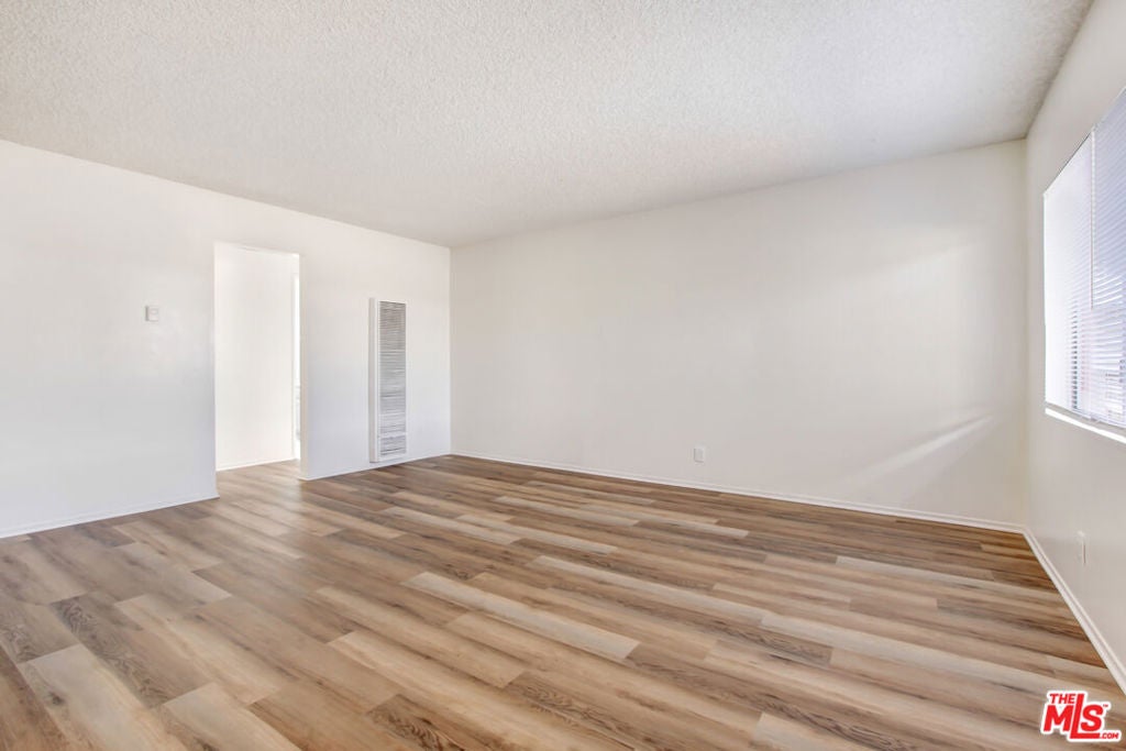 14108 Doty Avenue 23 — photo