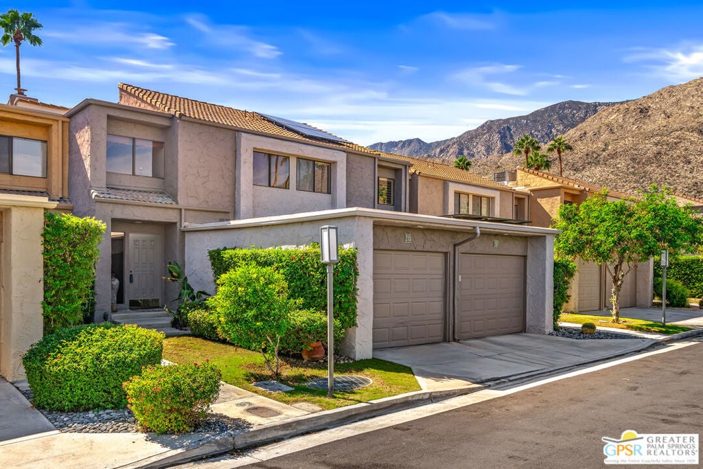 215 Calle Bravo — photo