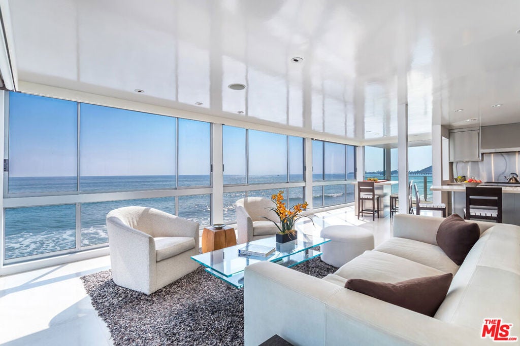 22548 Pacific Coast Highway 111 — photo