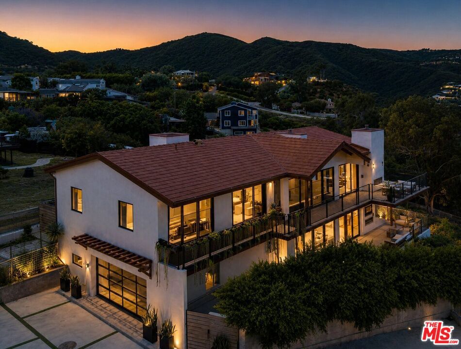5904 Kanan Dume Road — photo