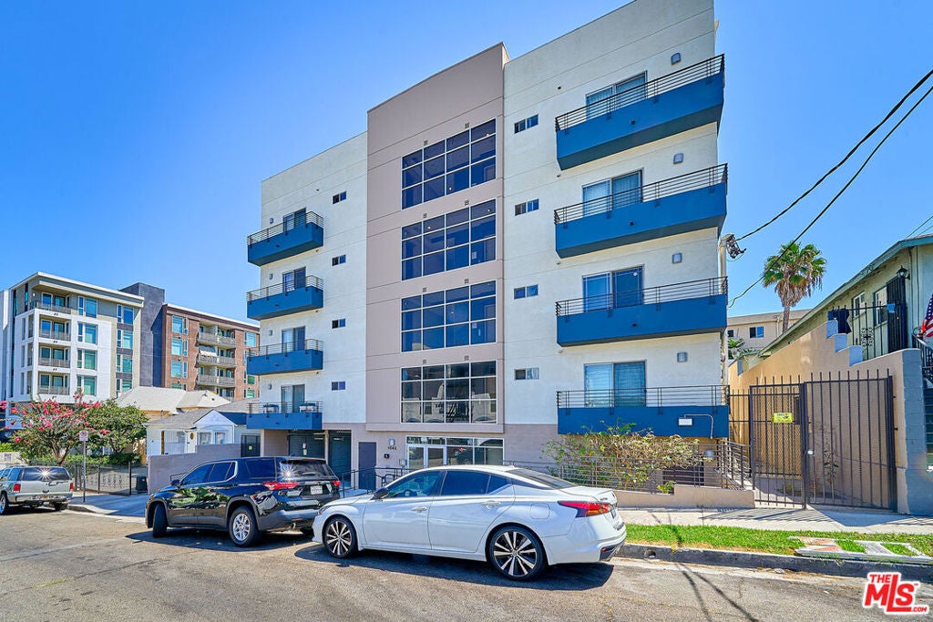 1042 S Kingsley Drive Ph4 — photo