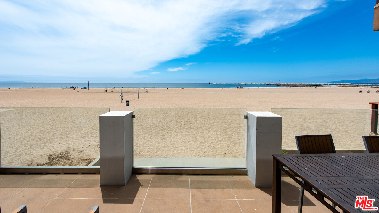 6419 Ocean Front Walk — photo