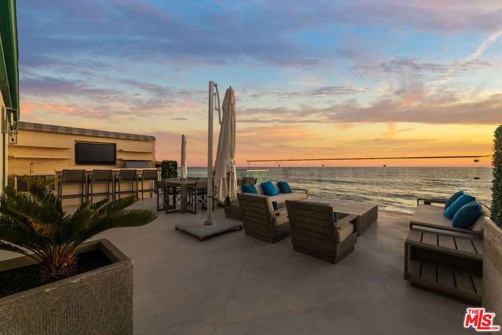 42580 Pacific Coast Hwy — photo