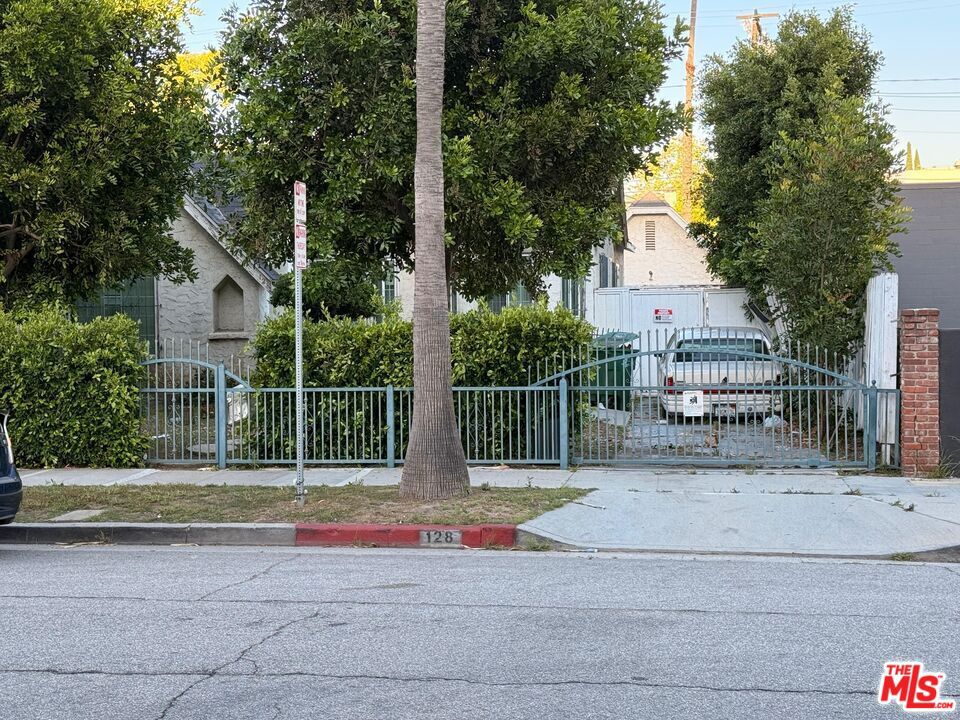 128 N Carson Road — photo
