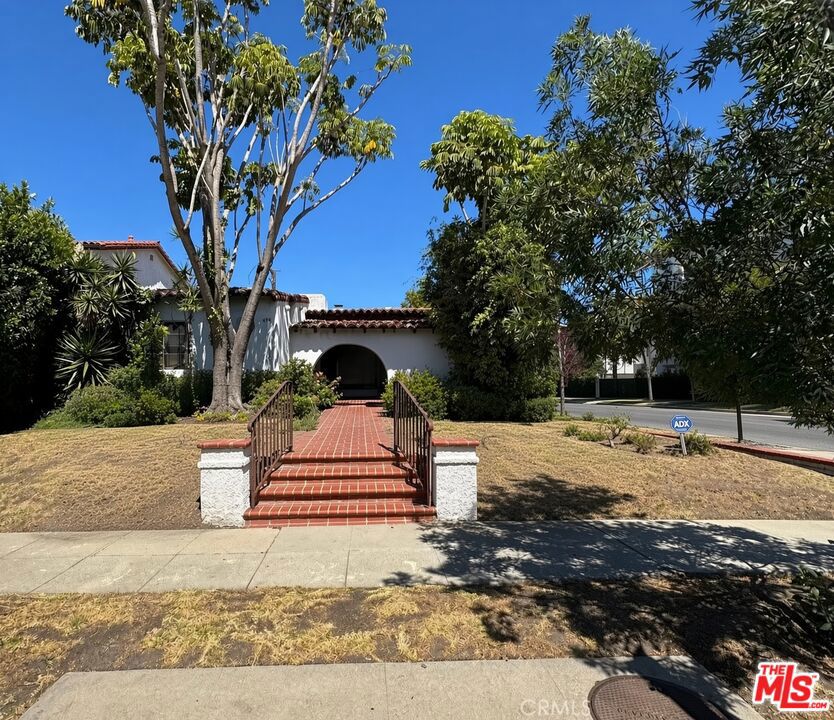 474 S Clark Drive — photo