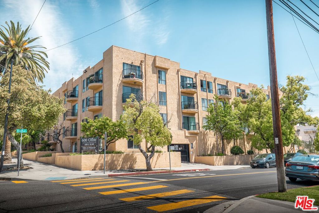 600 E Olive Avenue 402 — photo