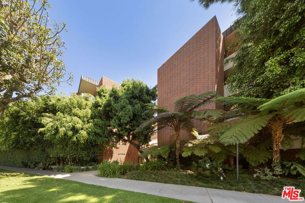 11750 W Sunset Boulevard 301 — photo