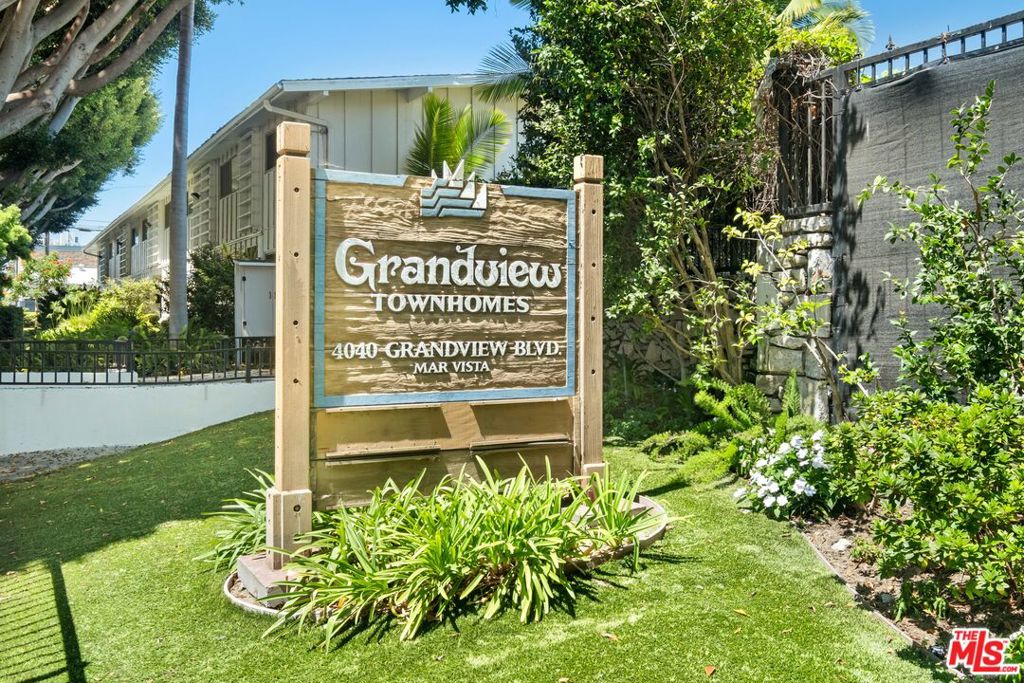 4040 Grand View Boulevard 60 — photo