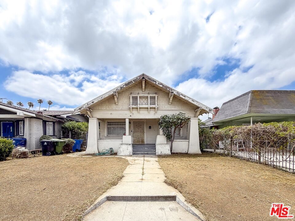 2380 W 30th Street — photo