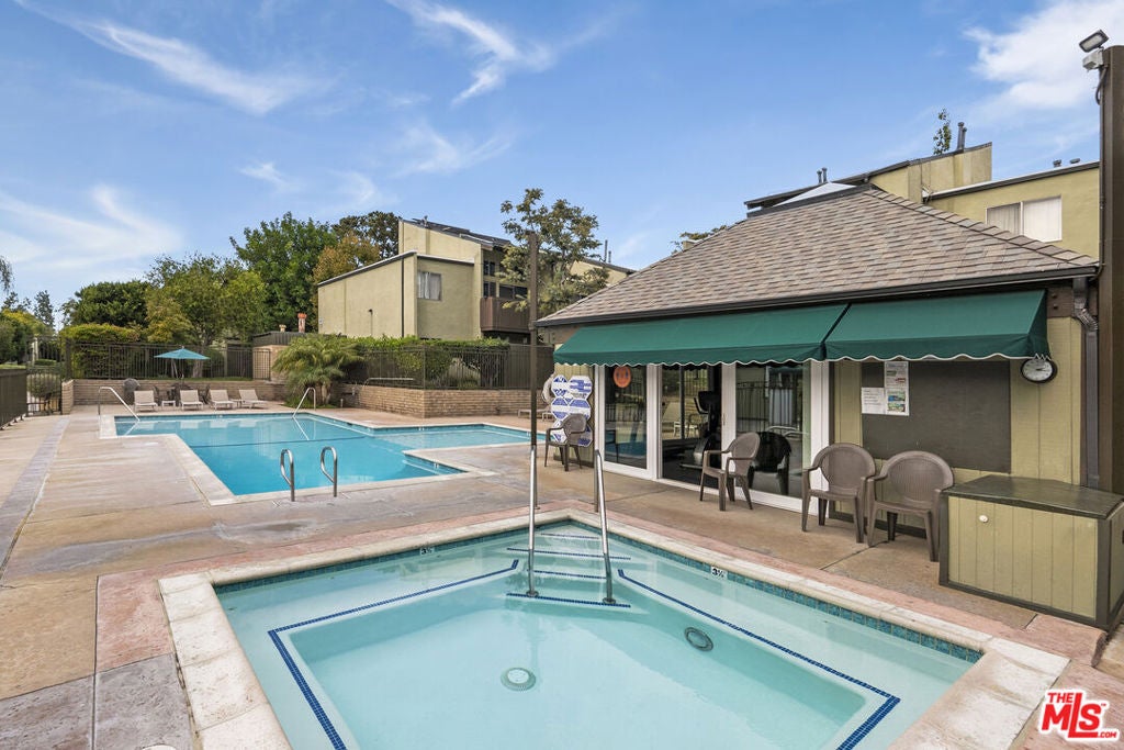 4915 Indian Wood Road 500 — photo