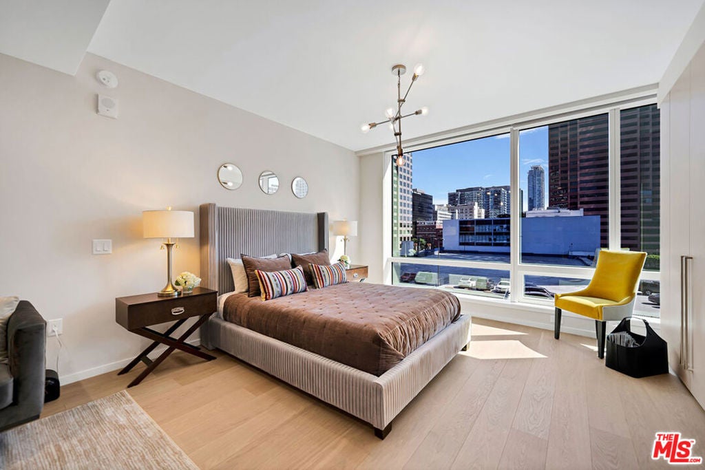 877 Francisco Street 615 — photo