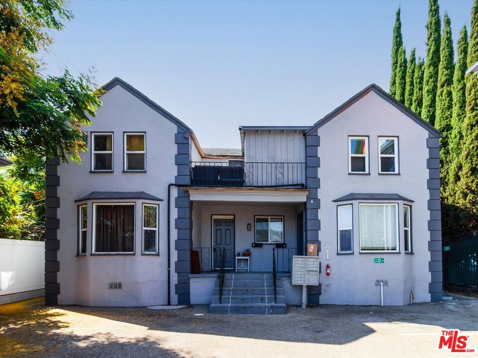 11472 Ventura B — photo