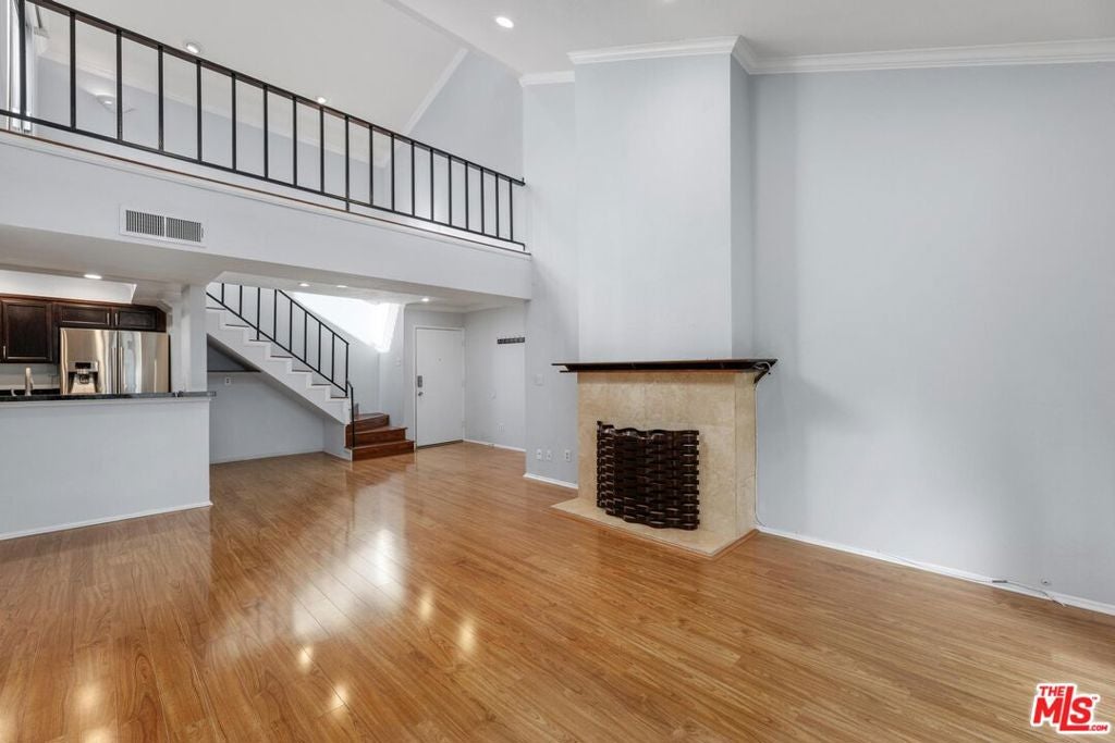 5325 Newcastle Avenue 338 — photo