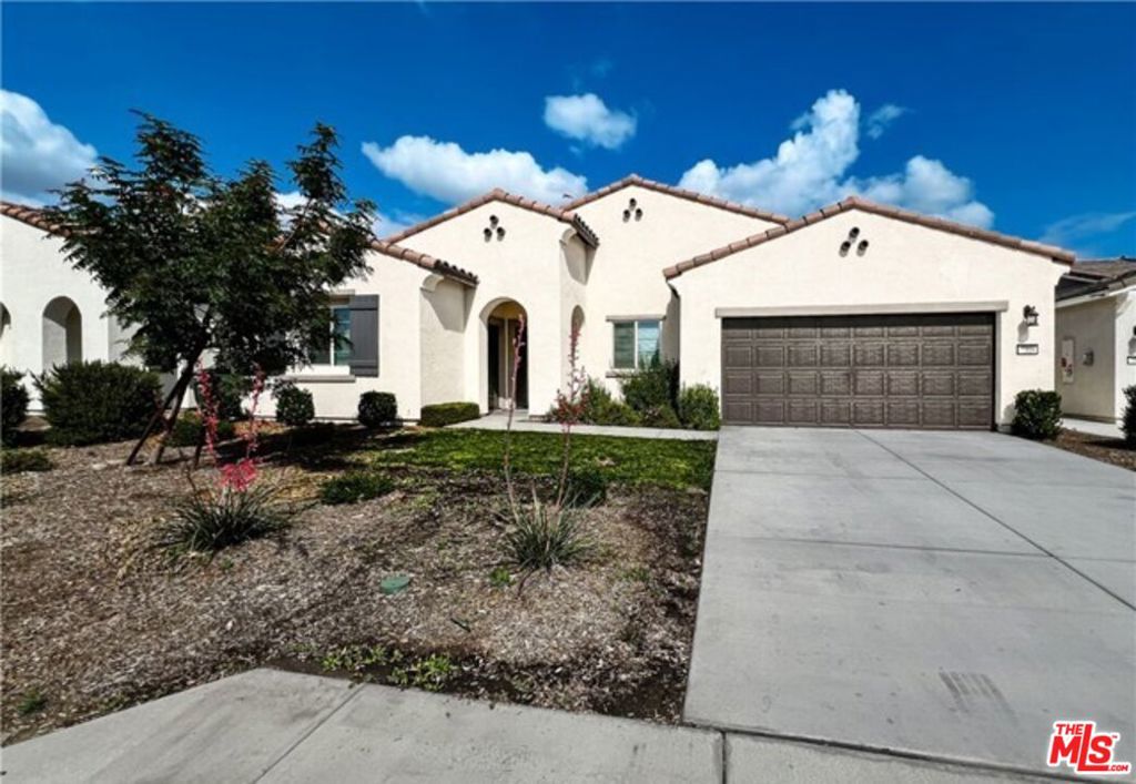 7318 Chetco River Street — photo
