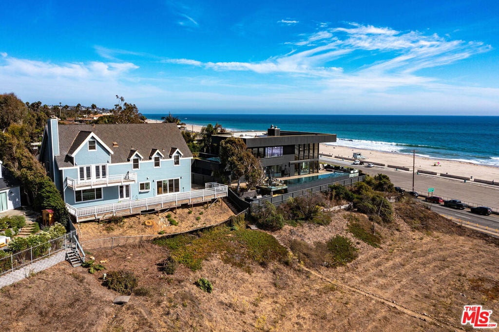 6457 Surfside Way — photo