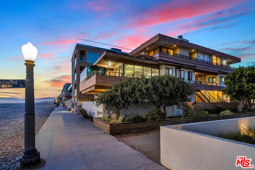 5317 Ocean Front Walk — photo