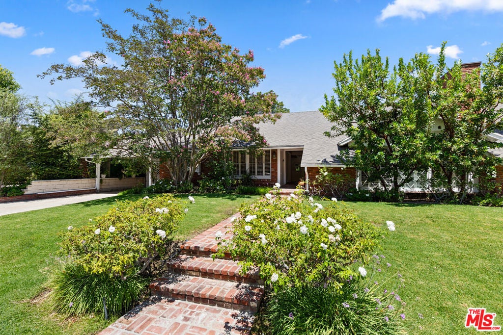 16011 Meadowcrest Road — photo