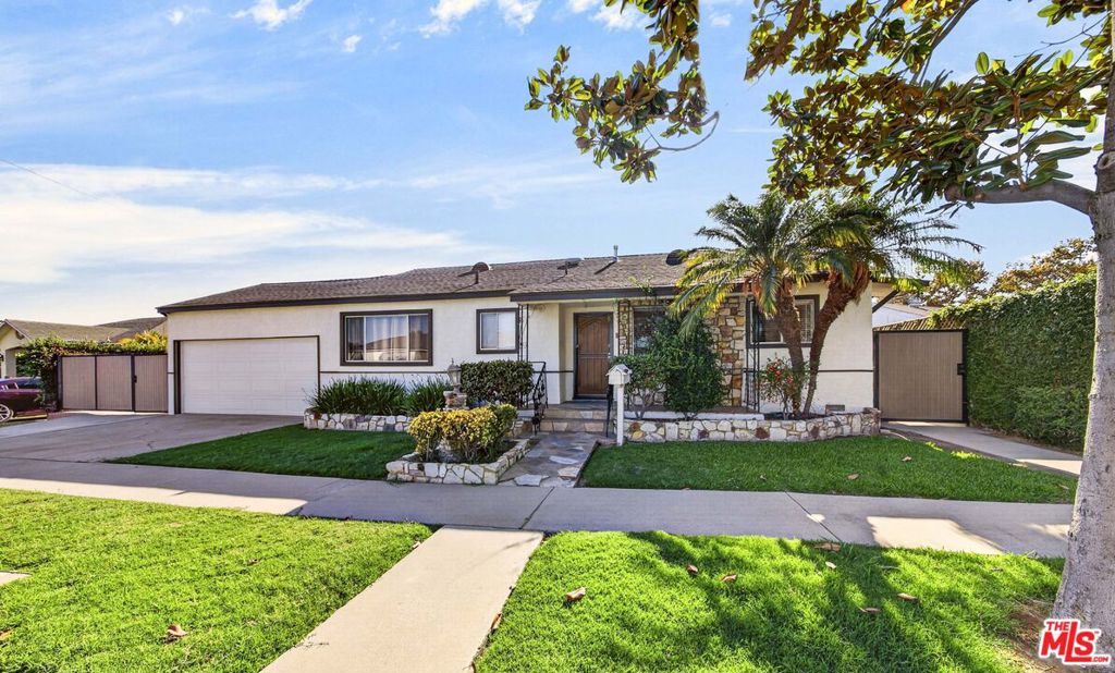 11820 Rose Hedge Drive — photo
