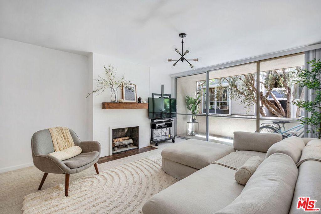 6375 Green Valley Circle 206 — photo