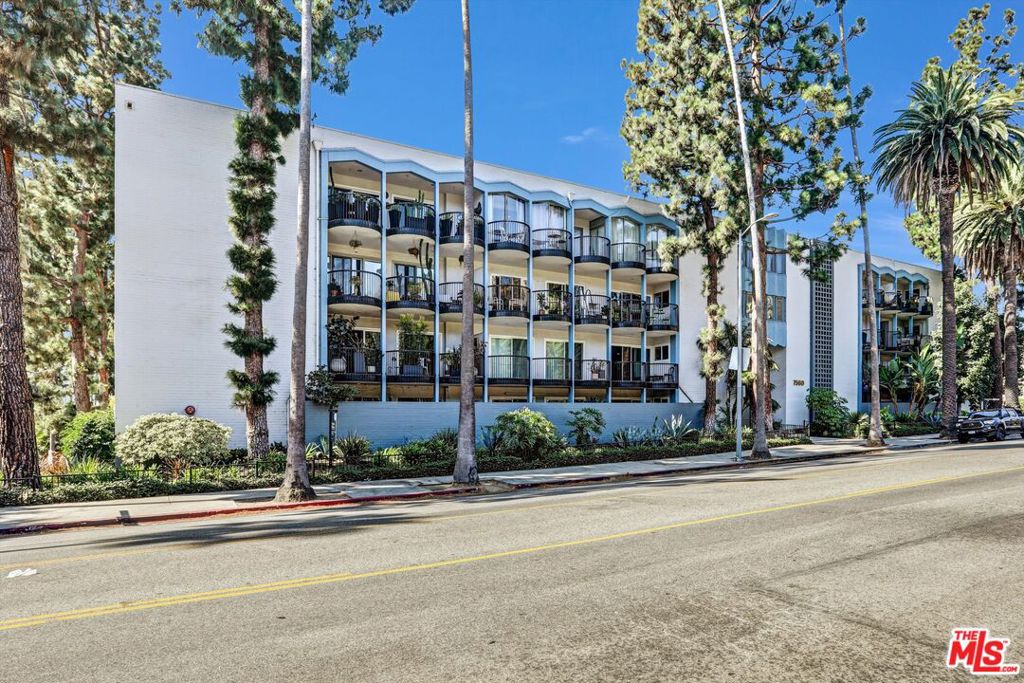 7560 Hollywood Boulevard 303 — photo