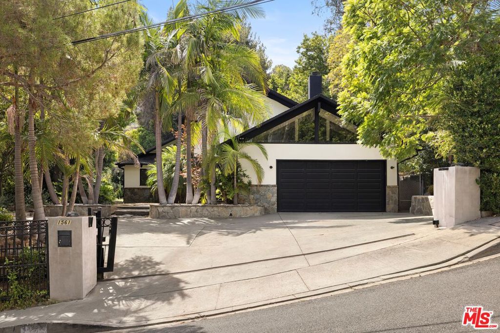 1561 Clear View Drive — photo