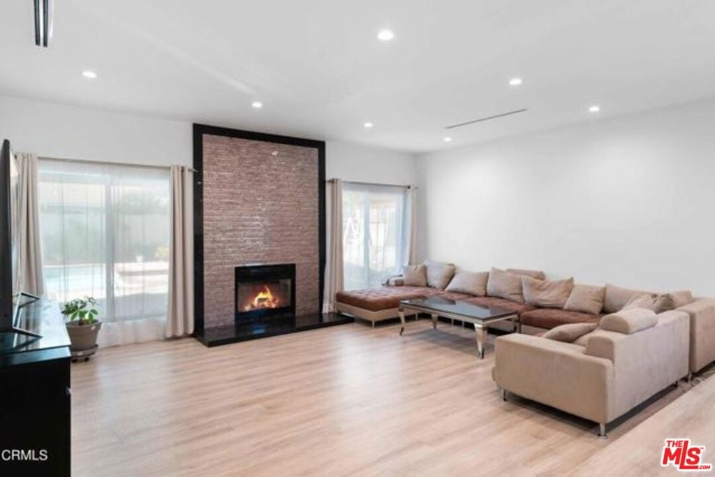 15903 Londelius Street — photo