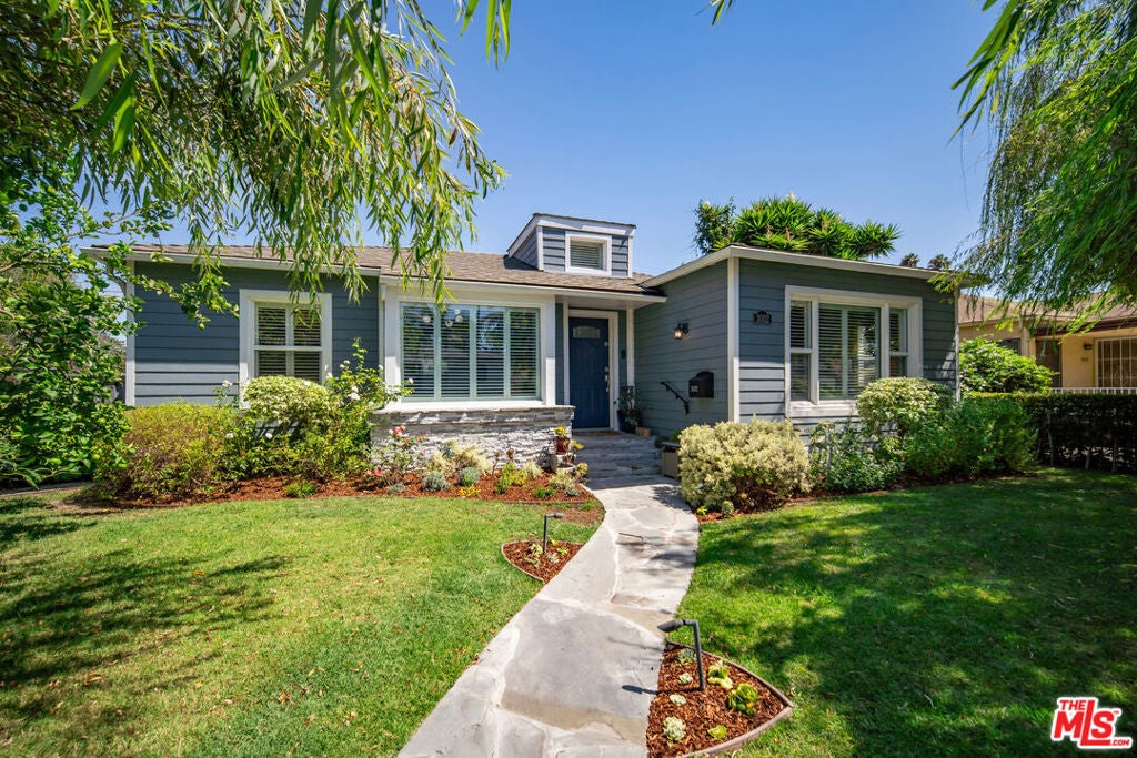 3002 S Beverly Drive — photo
