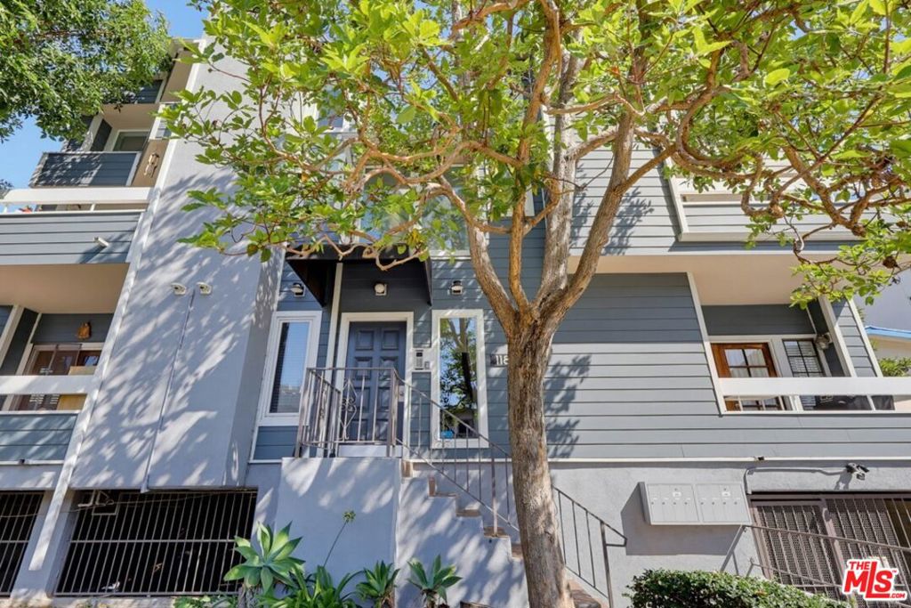 11818 Courtleigh Drive 104 — photo