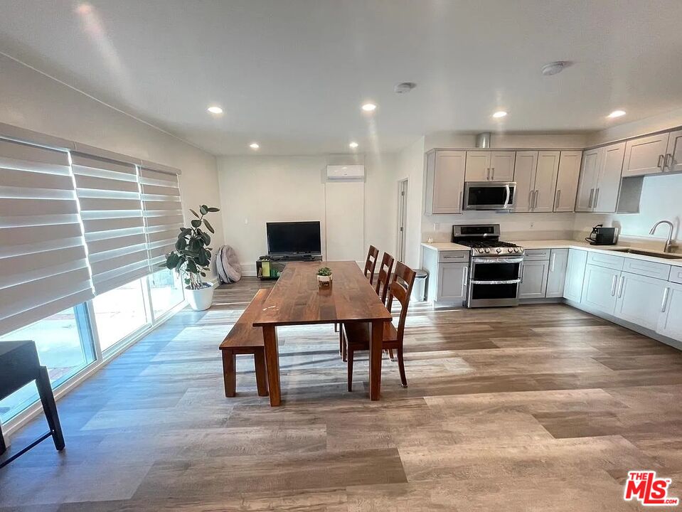 Home in La Crescenta, CA 91214 — photo 3