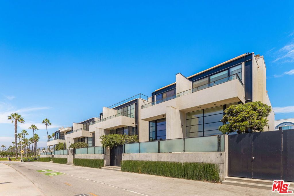 115 Ocean Front Walk — photo