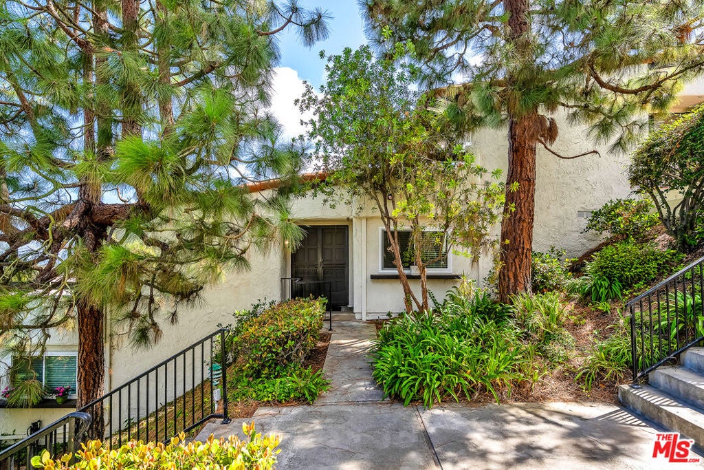 88 Aspen Way — photo