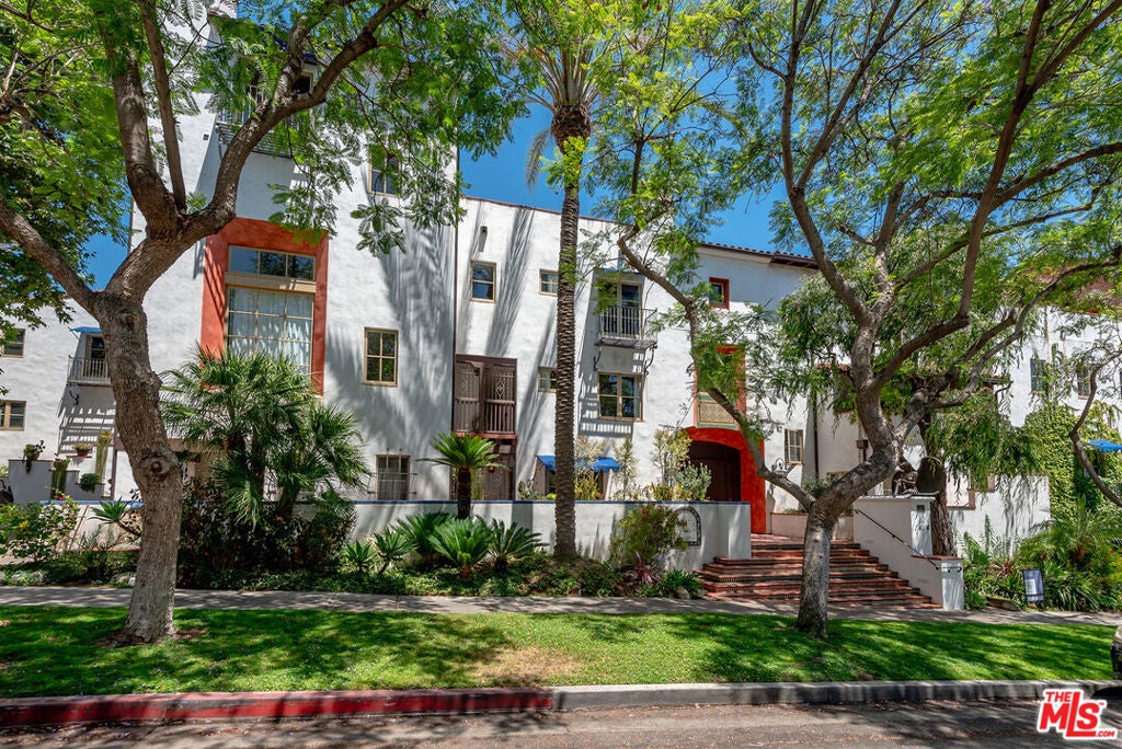 1414 N Harper Avenue 10 — photo