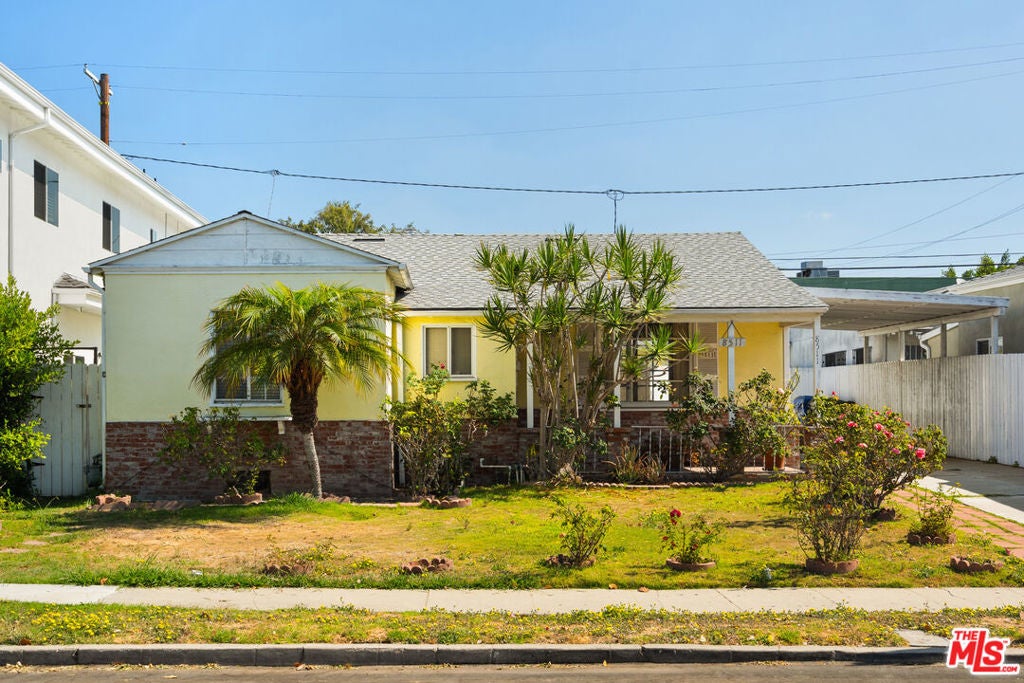 8511 Melvil Street — photo
