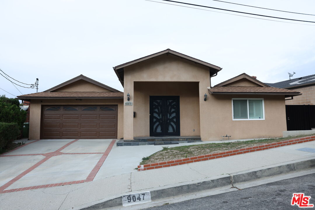 9047 Riderwood Dr — photo