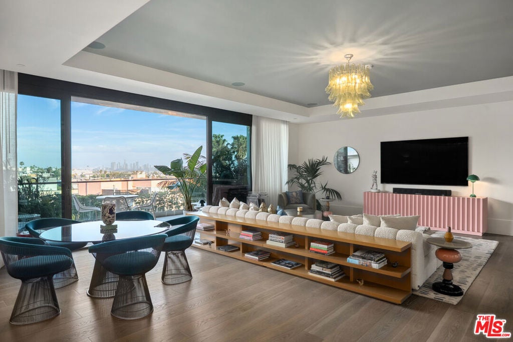 8420 W Sunset Boulevard 504 — photo