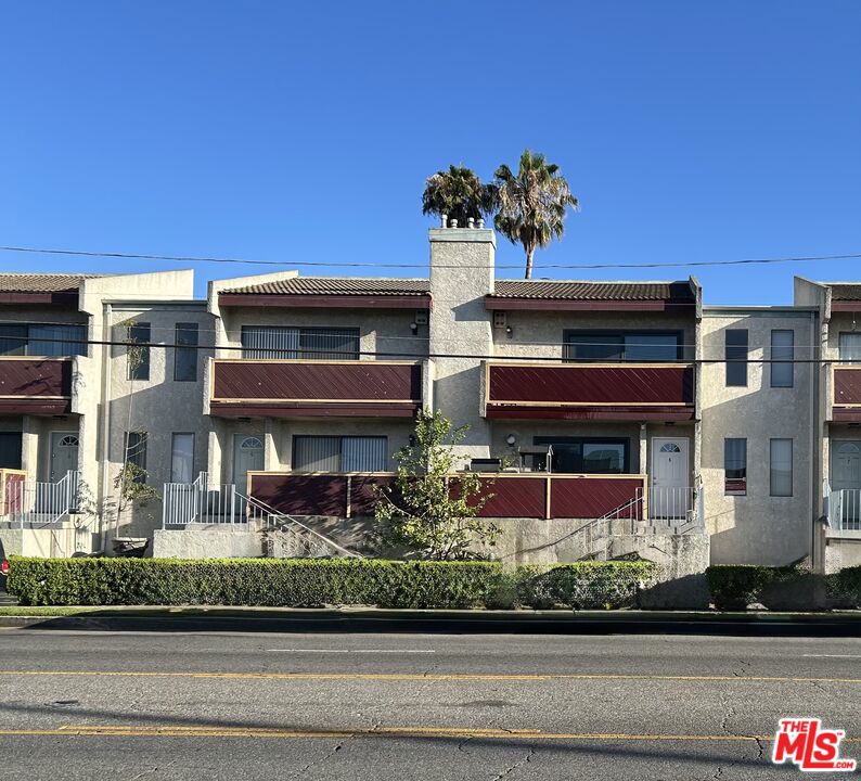 15554 Parthenia Street 8 — photo
